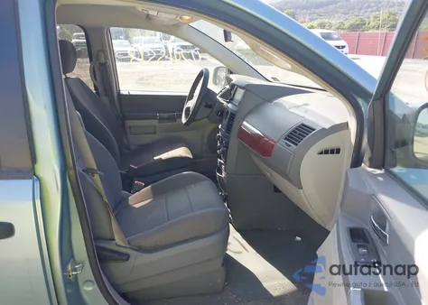 2008 Chrysler Town & Country Lx from USA, damaged, VIN 2A8HR44H68R671831